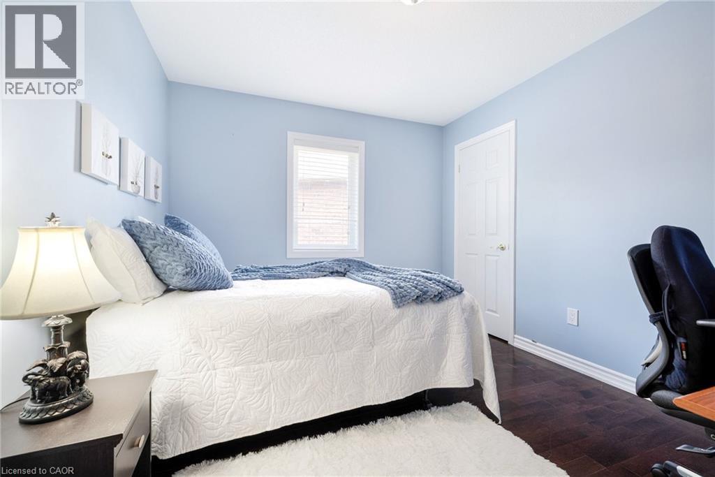 241 Duff Crescent, Milton, ON - Indoor Photo Showing Bedroom