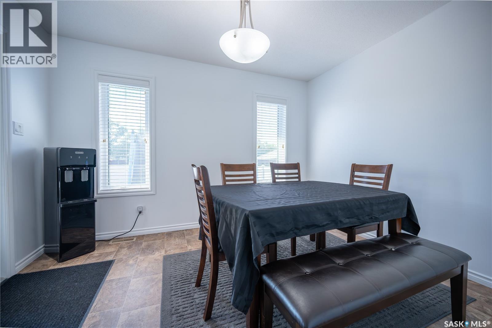 117 Good Spirit Crescent, Yorkton, SK - Indoor Photo Showing Dining Room