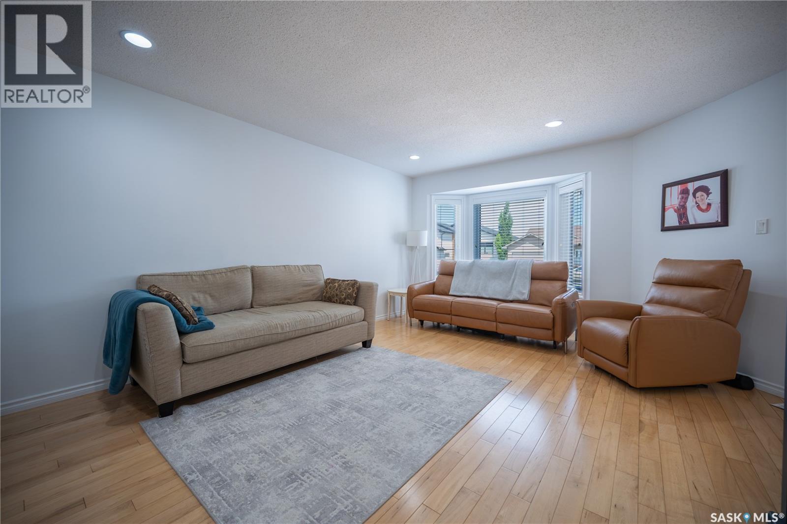 117 Good Spirit Crescent, Yorkton, SK - Indoor Photo Showing Living Room
