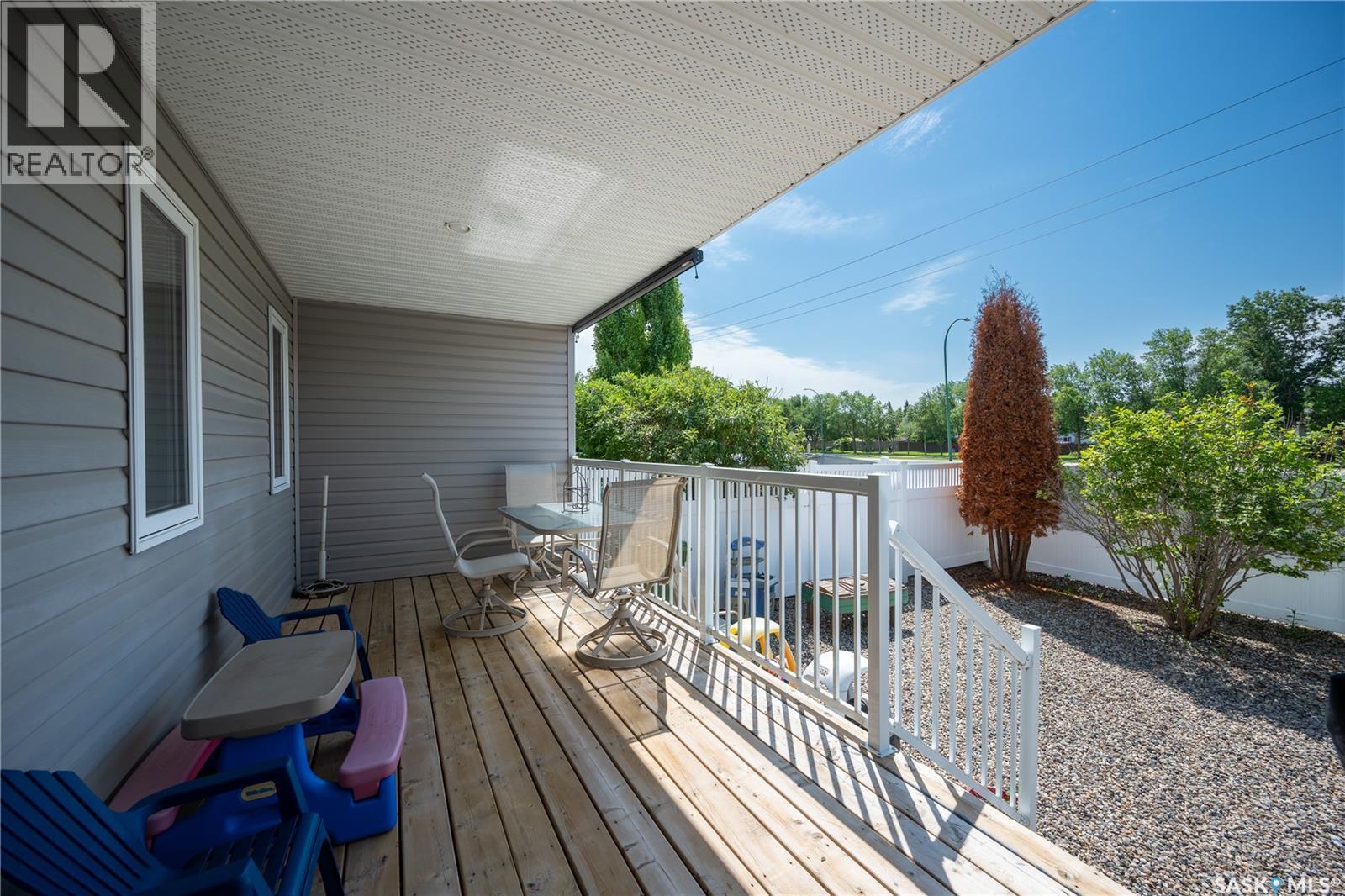 117 Good Spirit Crescent, Yorkton, SK - Outdoor With Deck Patio Veranda With Exterior