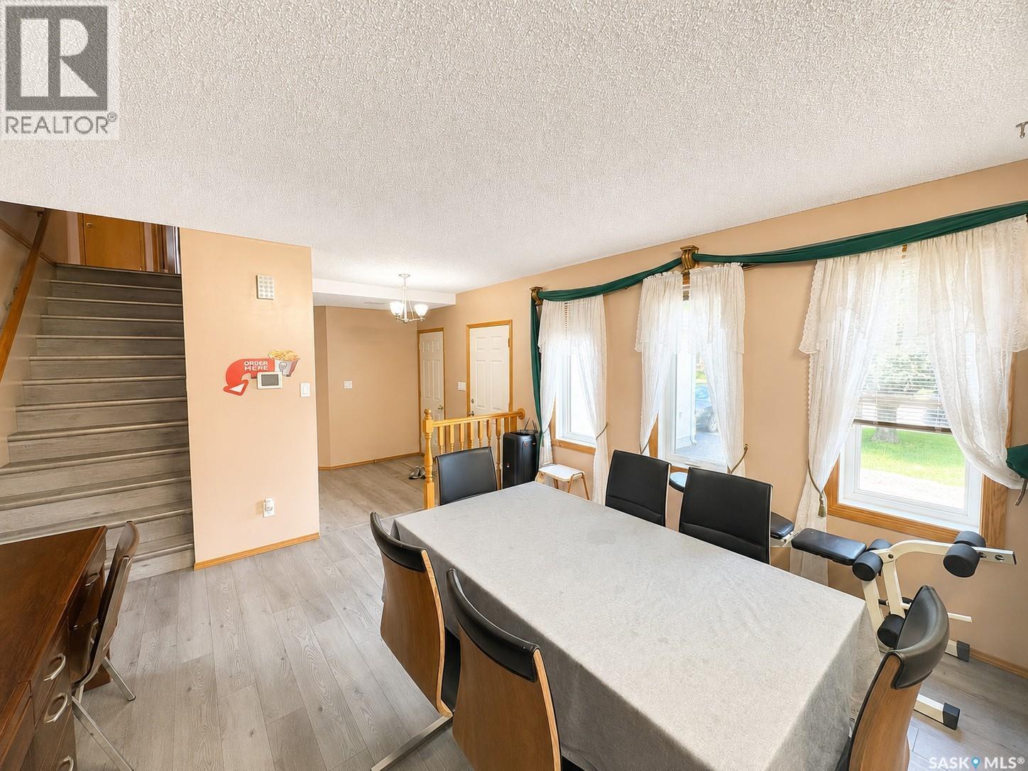 5503 Ballantine Court, Regina, SK - Indoor