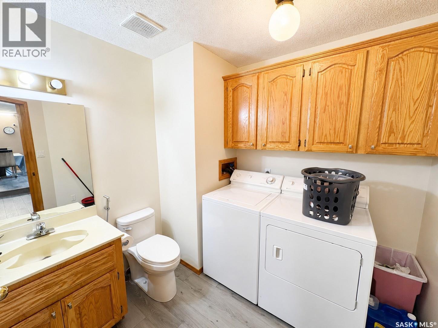 5503 Ballantine Court, Regina, SK - Indoor Photo Showing Other Room