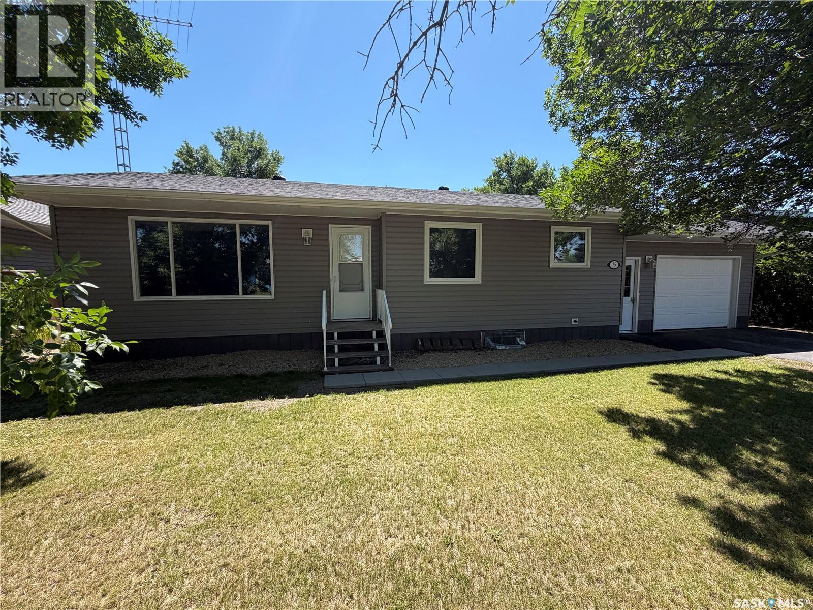 25 Souris Avenue, Redvers, SK - Outdoor