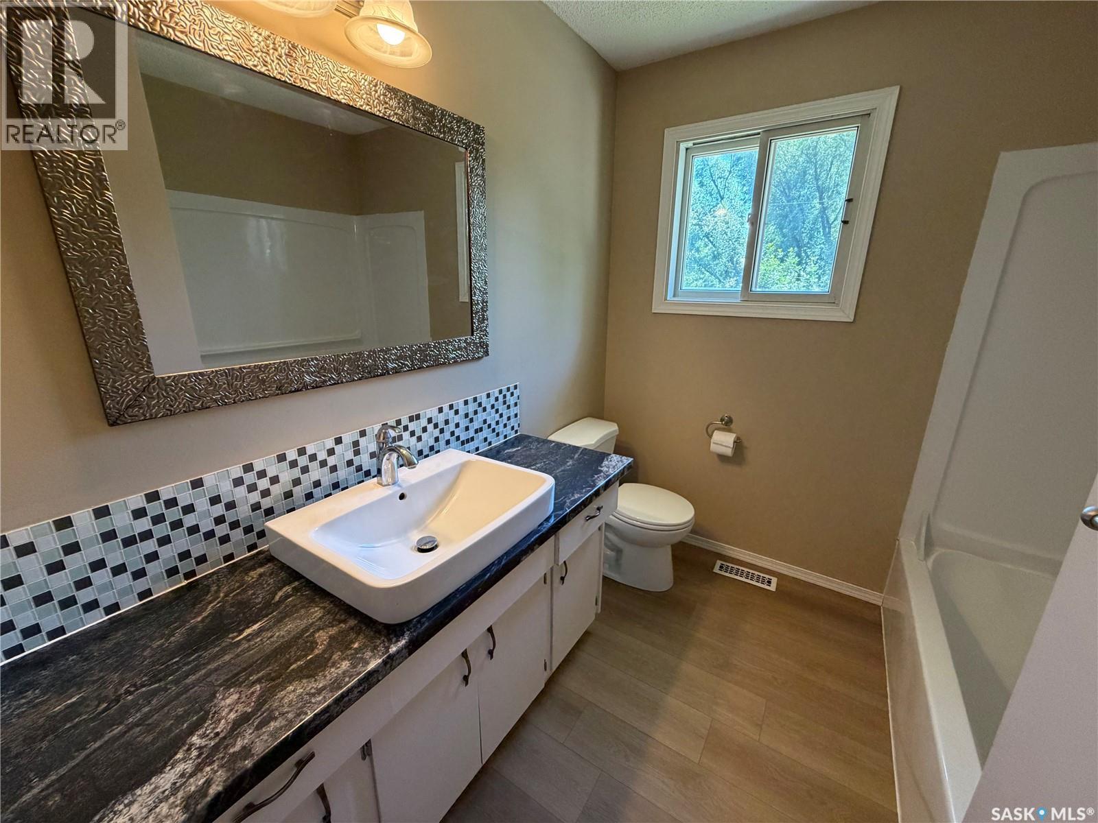 25 Souris Avenue, Redvers, SK - Indoor Photo Showing Bathroom
