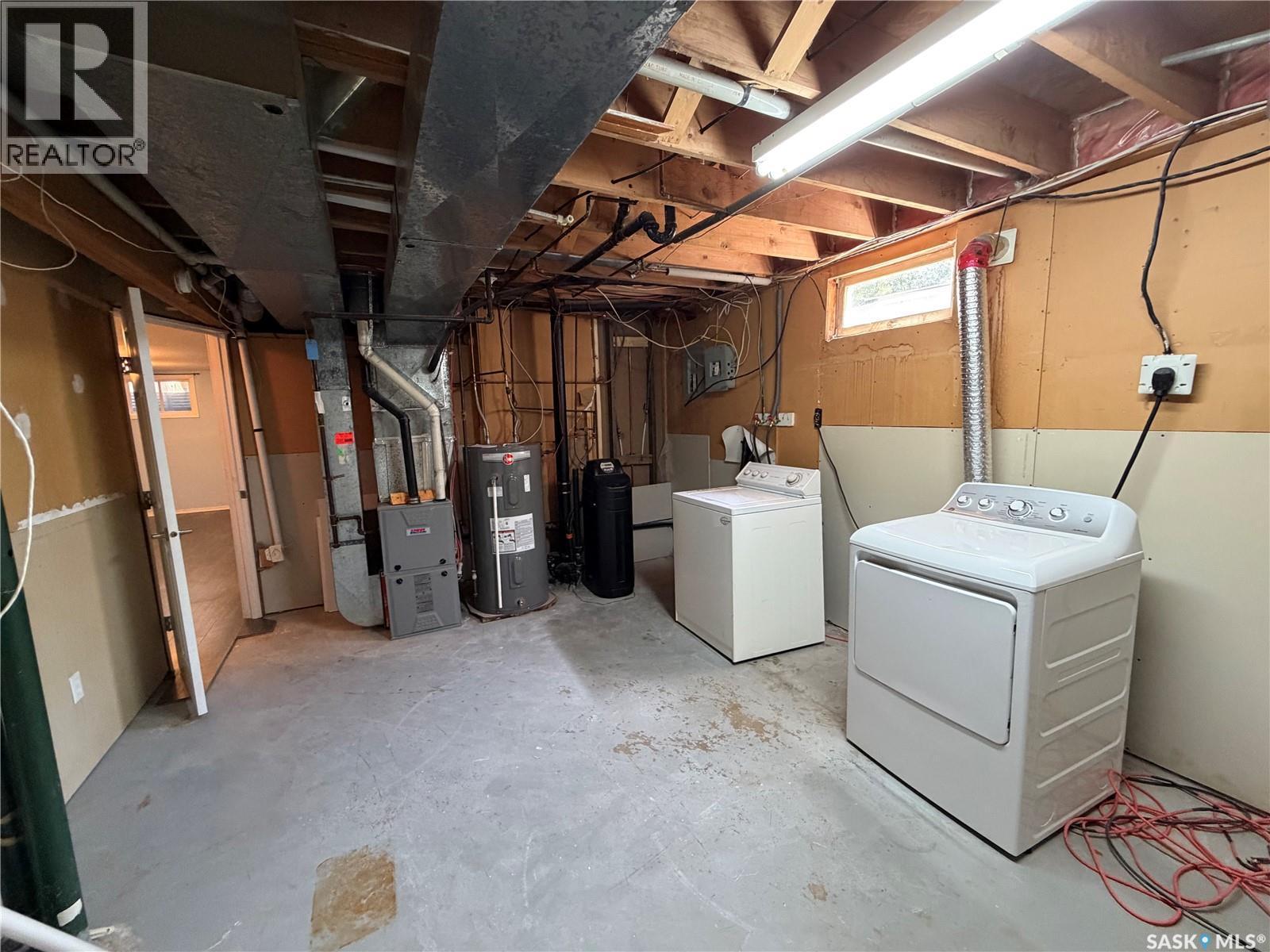 25 Souris Avenue, Redvers, SK - Indoor Photo Showing Laundry Room