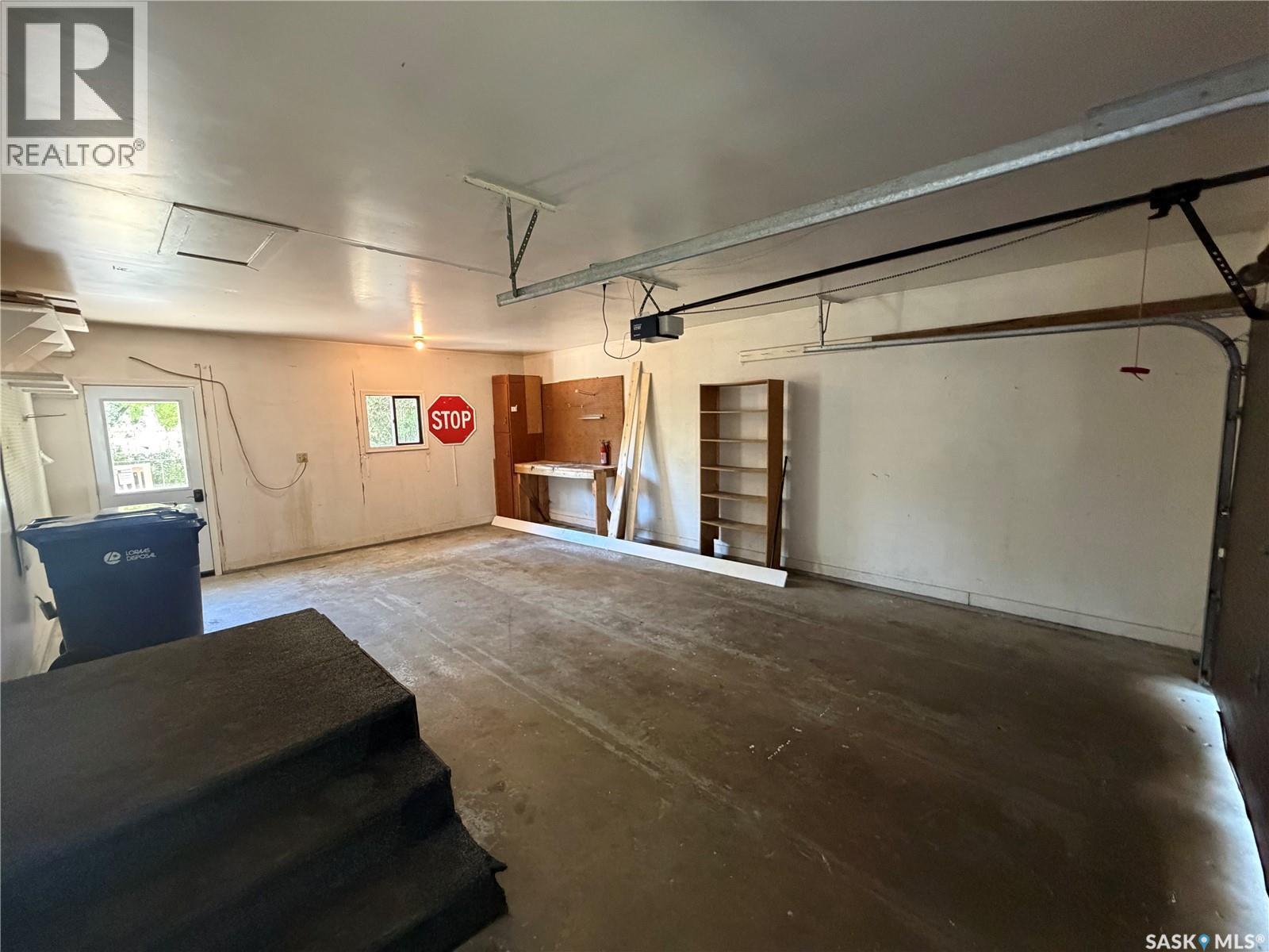 25 Souris Avenue, Redvers, SK - Indoor Photo Showing Garage