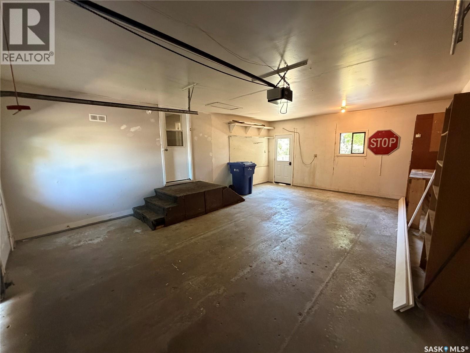 25 Souris Avenue, Redvers, SK - Indoor Photo Showing Garage