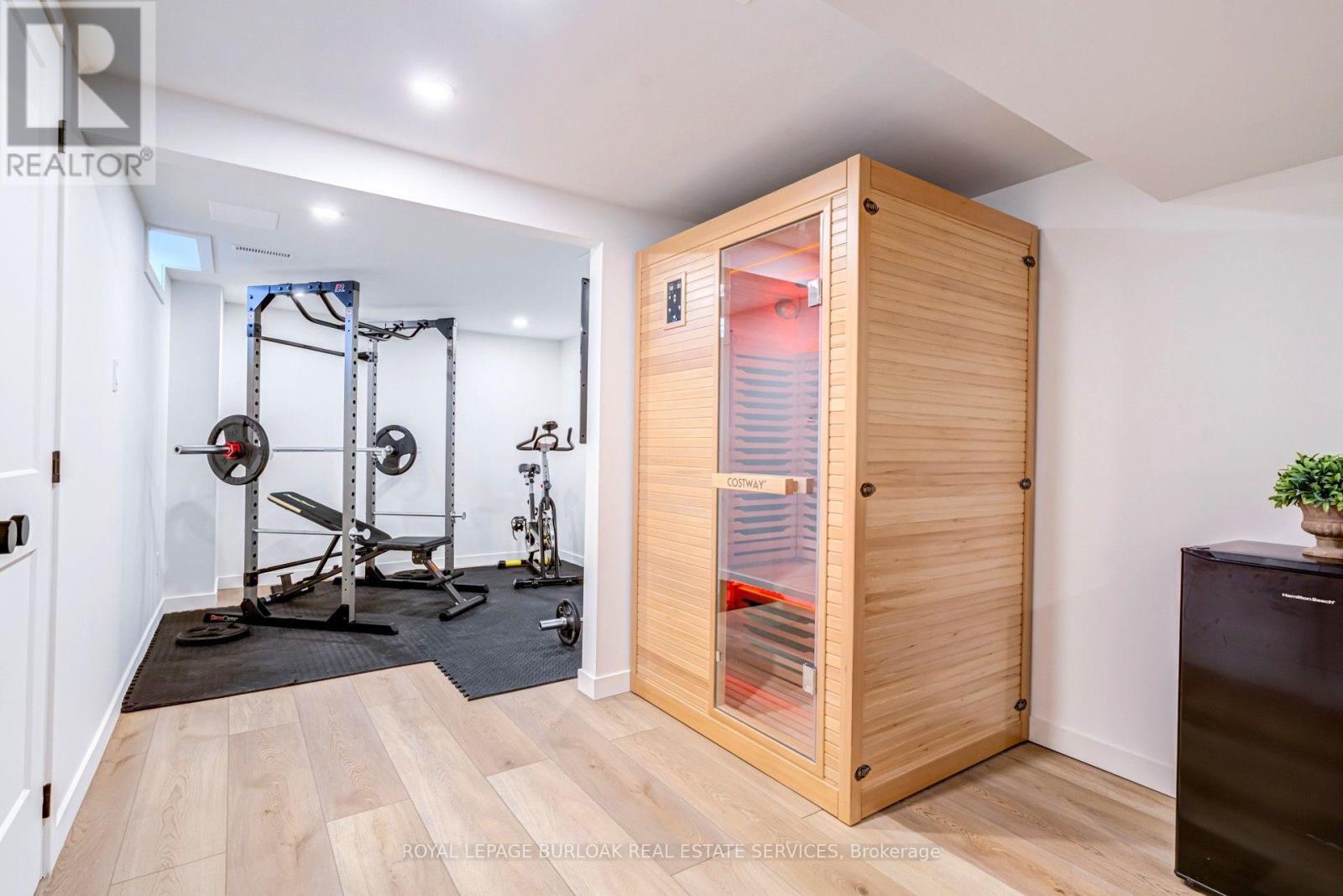 34 Amblecote Place, Hamilton, ON - Indoor Photo Showing Gym Room