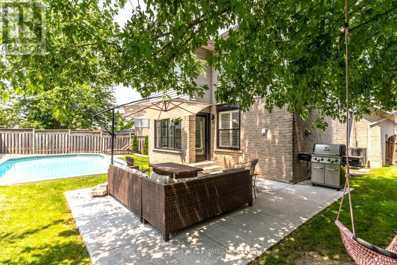 34 Amblecote Place, Hamilton, ON - Outdoor With Deck Patio Veranda