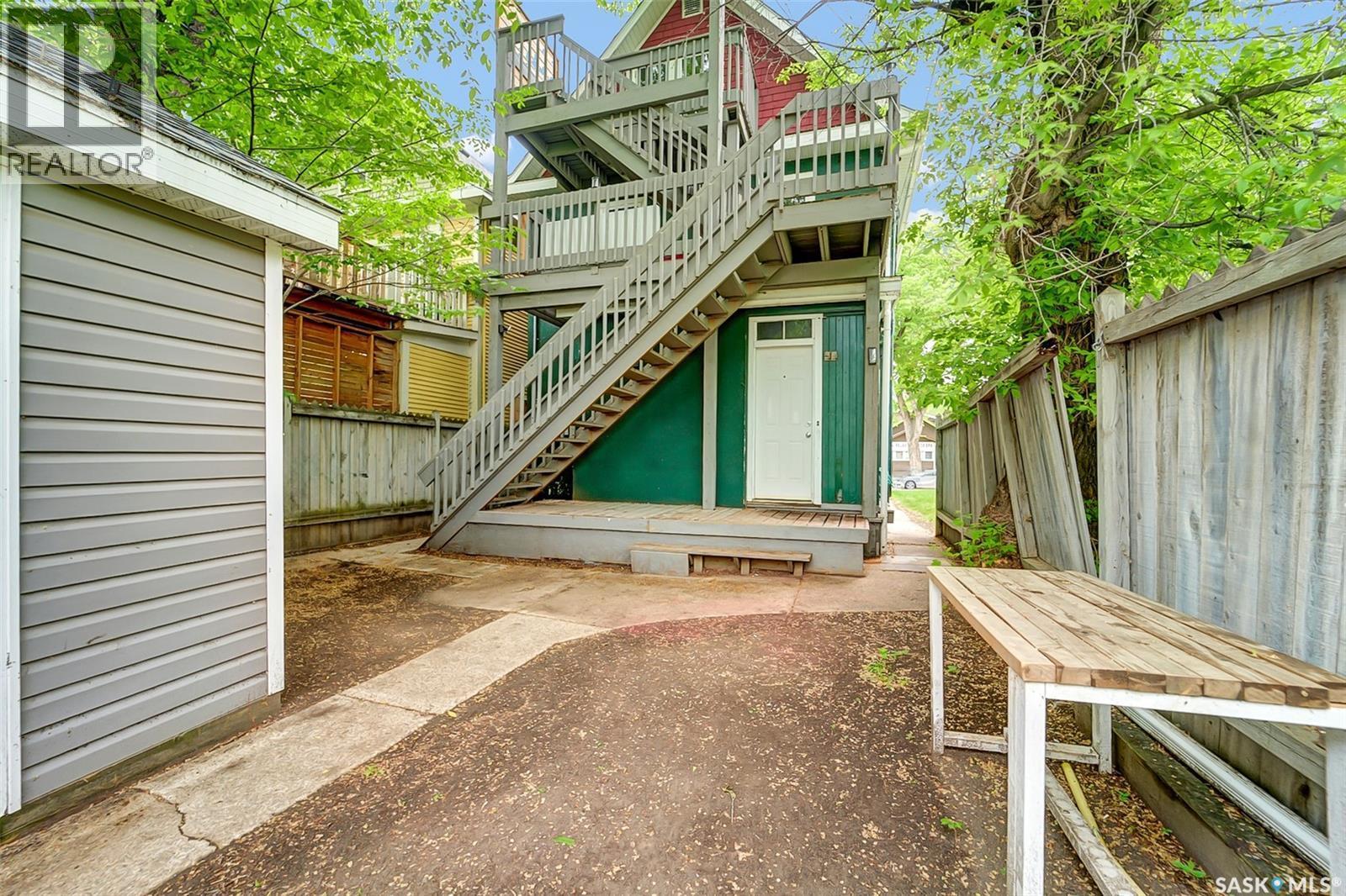 736 7Th Avenue N, Saskatoon, SK - Outdoor With Exterior