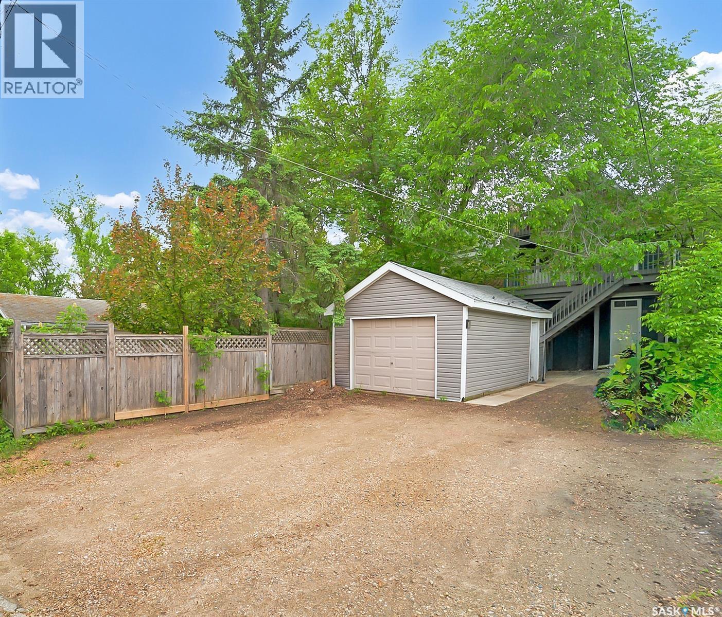 736 7Th Avenue N, Saskatoon, SK - Outdoor