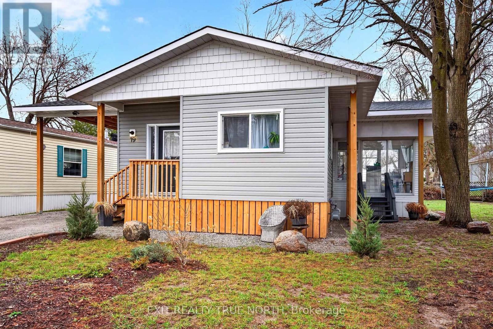 19 Vics Road, Midland, ON - Outdoor