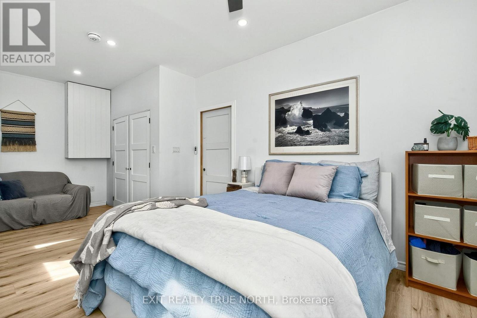 19 Vics Road, Midland, ON - Indoor Photo Showing Bedroom
