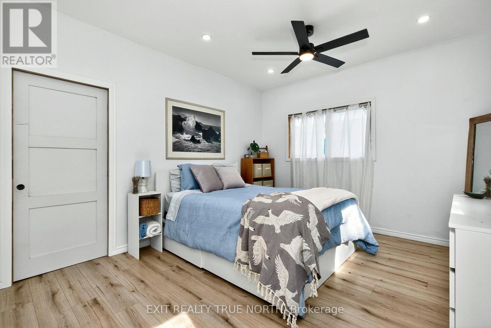 19 Vics Road, Midland, ON - Indoor Photo Showing Bedroom