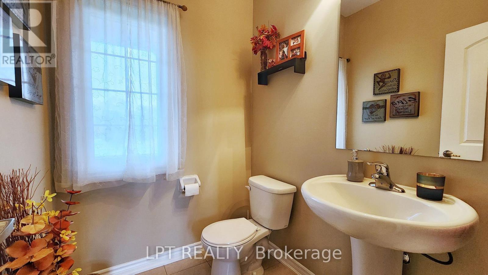 12 Plowright Road, Springwater, ON - Indoor Photo Showing Bathroom