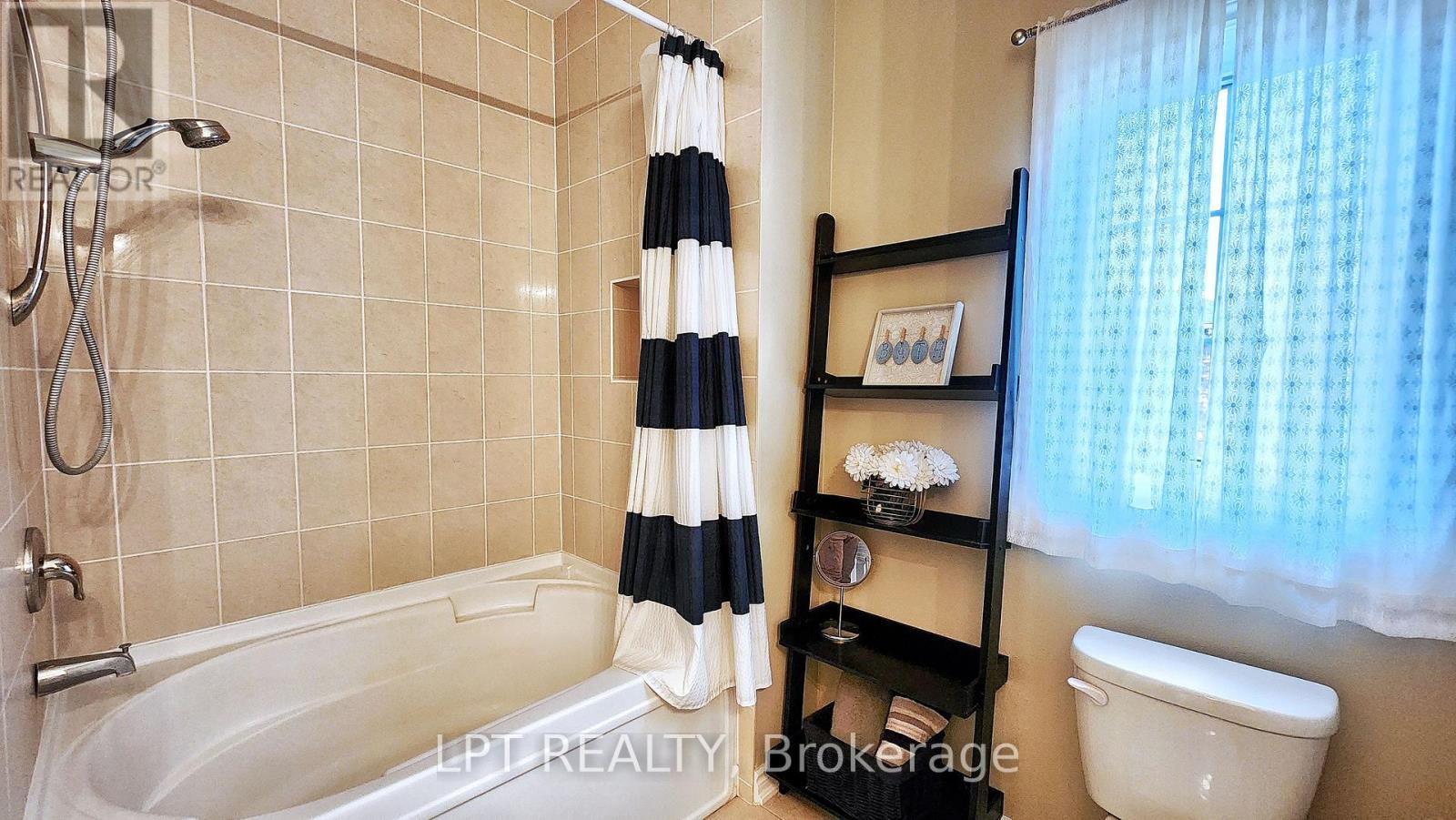 12 Plowright Road, Springwater, ON - Indoor Photo Showing Bathroom