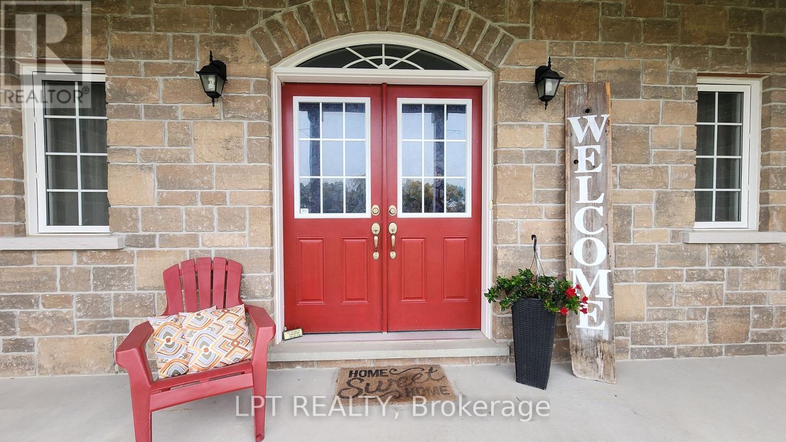 12 Plowright Road, Springwater, ON - Outdoor