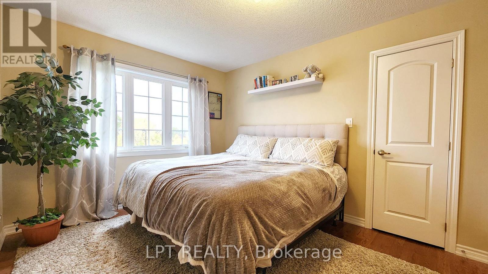 12 Plowright Road, Springwater, ON - Indoor Photo Showing Bedroom
