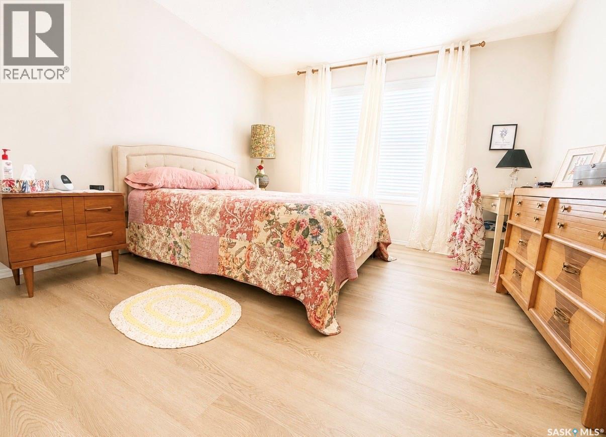 4 1275 S Railway Avenue E, Swift Current, SK - Indoor Photo Showing Bedroom
