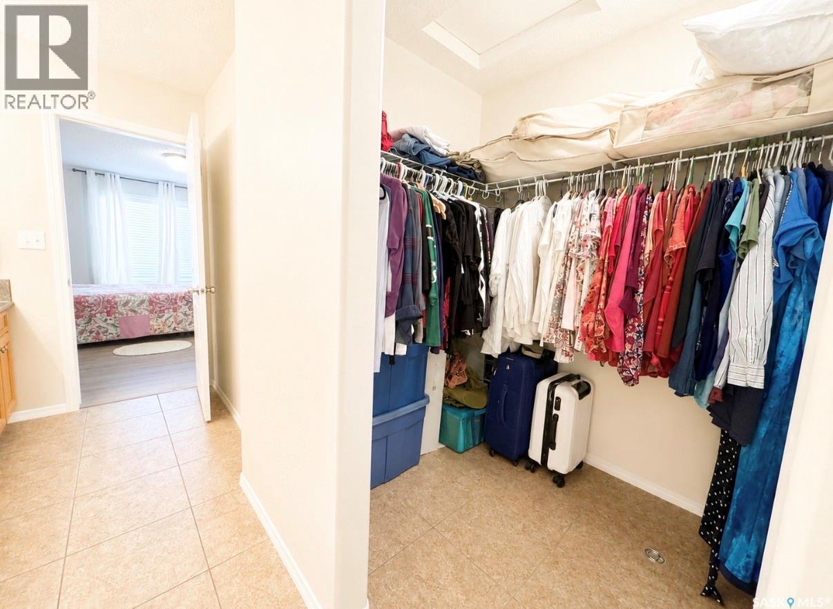4 1275 S Railway Avenue E, Swift Current, SK - Indoor With Storage