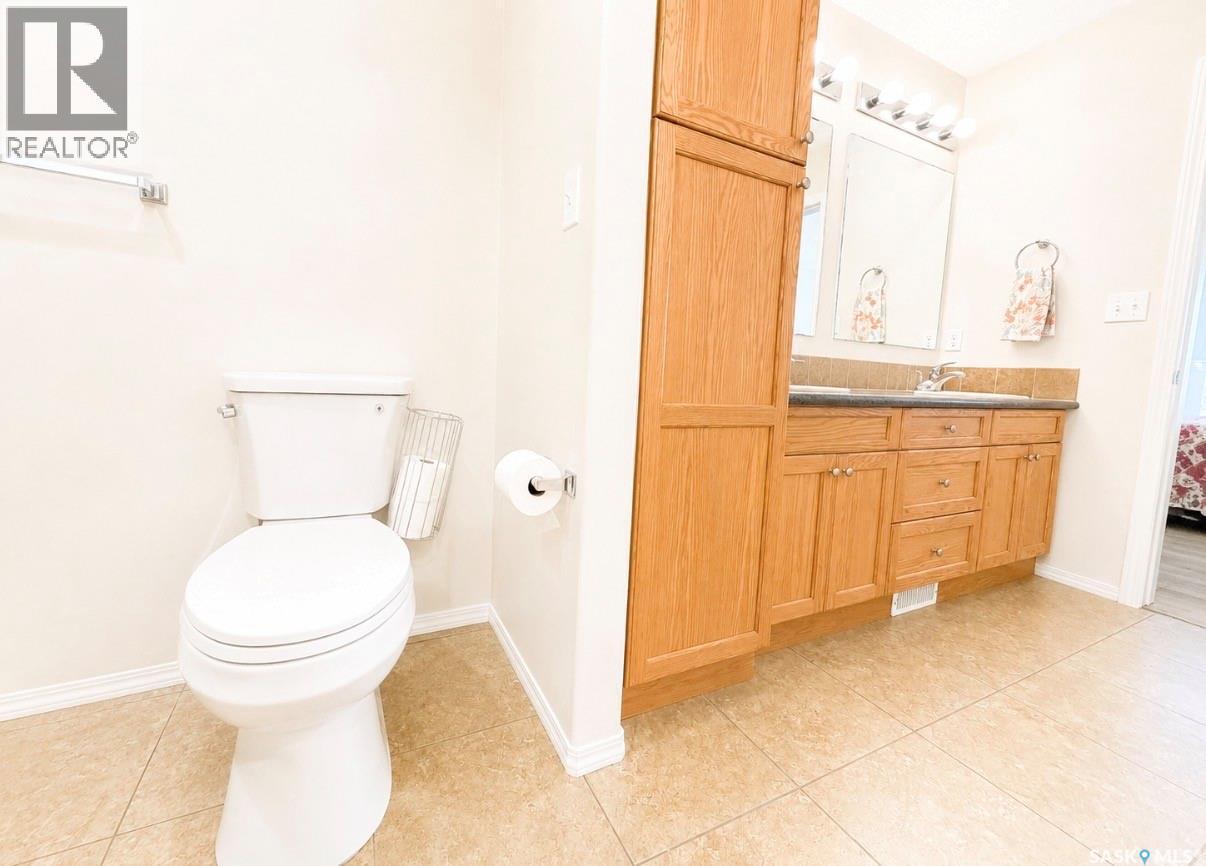 4 1275 S Railway Avenue E, Swift Current, SK - Indoor Photo Showing Bathroom