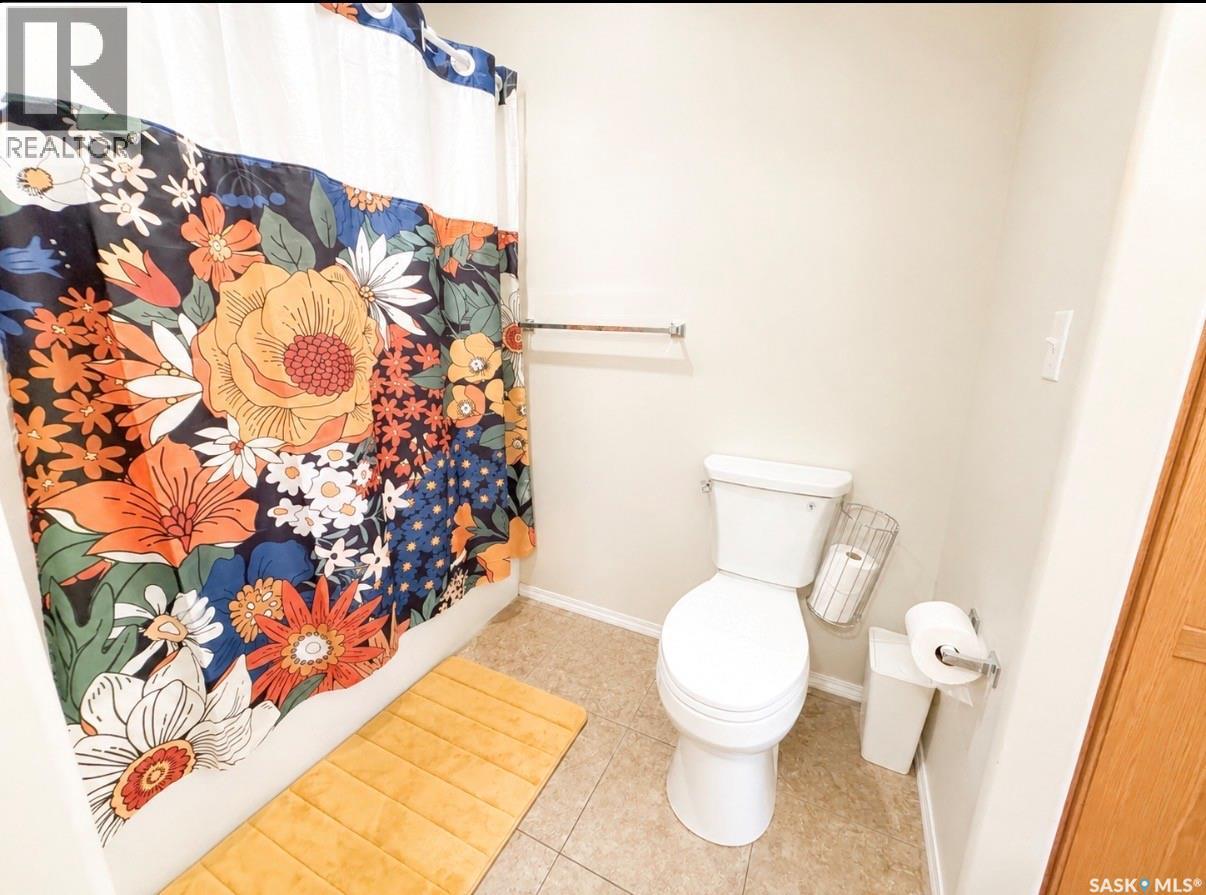 4 1275 S Railway Avenue E, Swift Current, SK - Indoor Photo Showing Bathroom