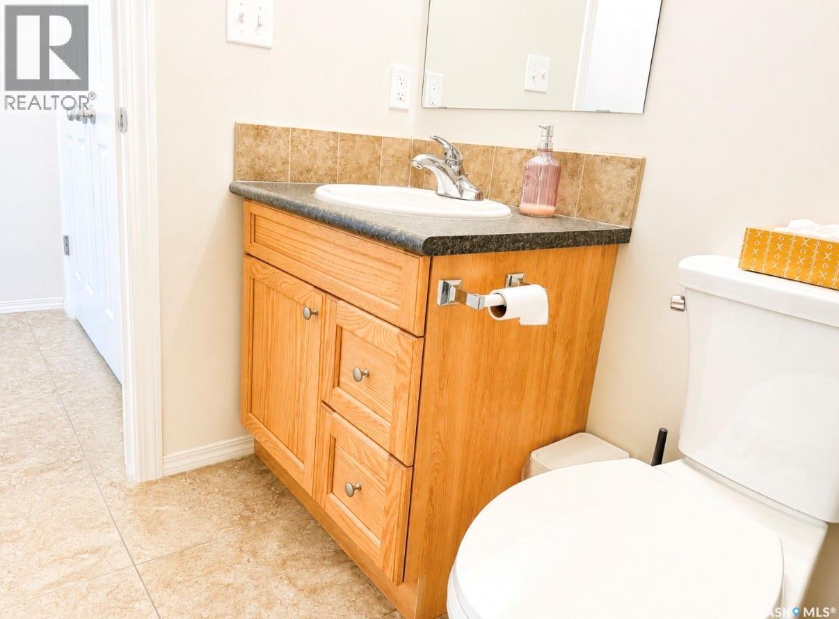 4 1275 S Railway Avenue E, Swift Current, SK - Indoor