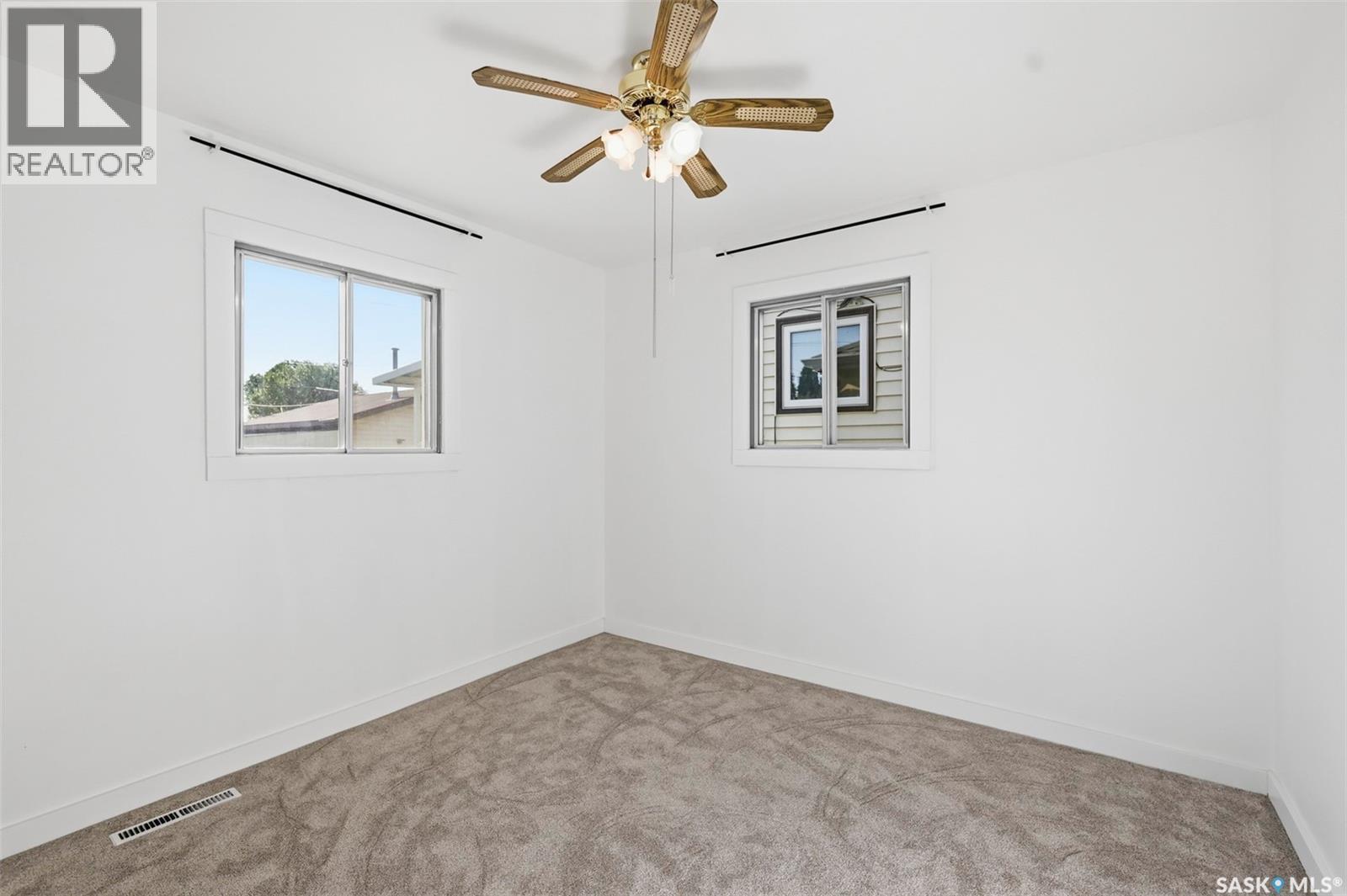 925 O Avenue S, Saskatoon, SK - Indoor Photo Showing Other Room