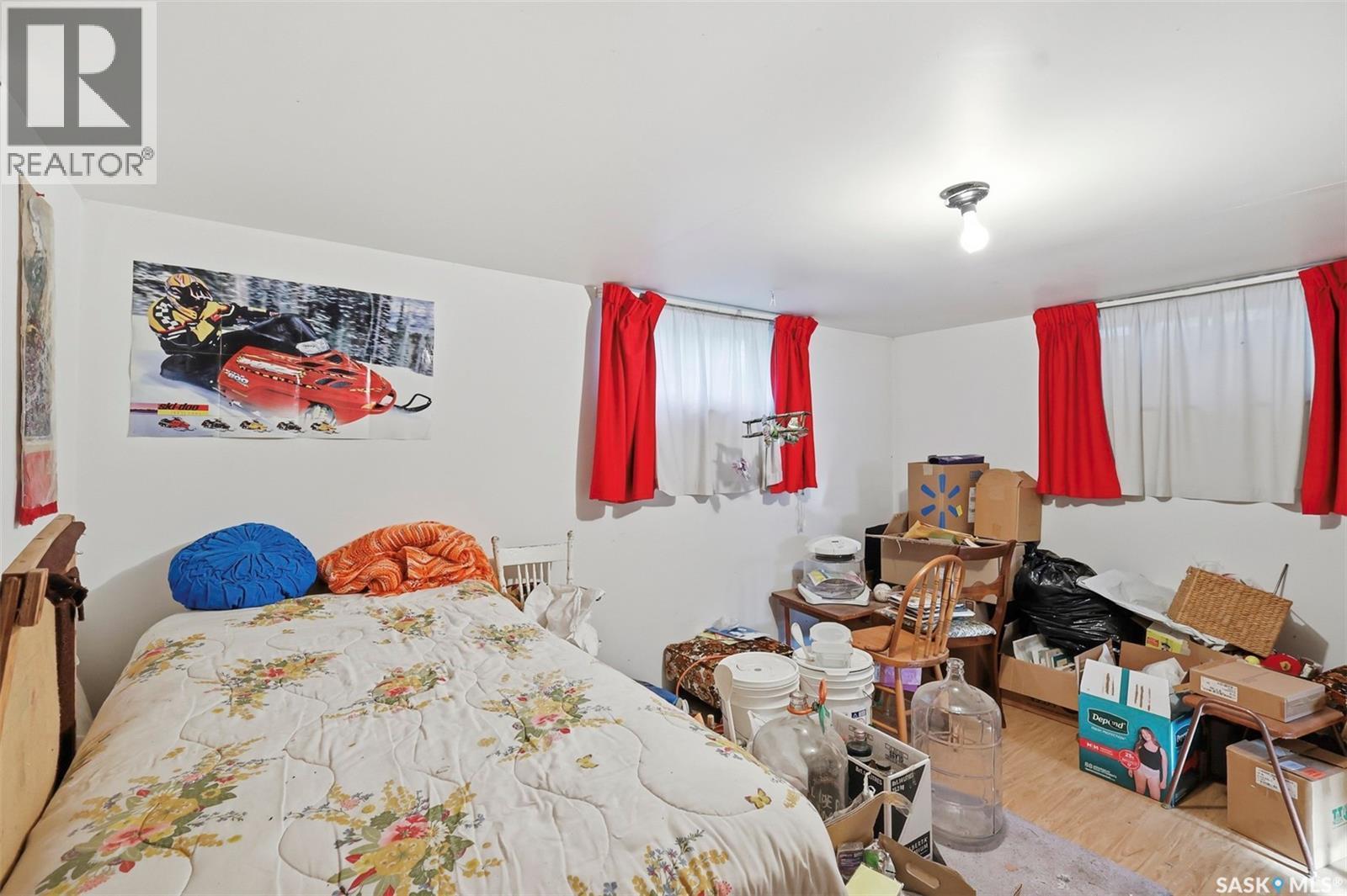 925 O Avenue S, Saskatoon, SK - Indoor Photo Showing Bedroom
