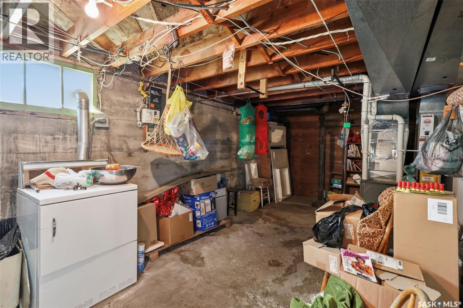 925 O Avenue S, Saskatoon, SK - Indoor