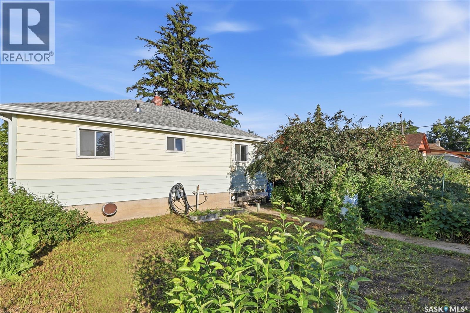 925 O Avenue S, Saskatoon, SK - Outdoor