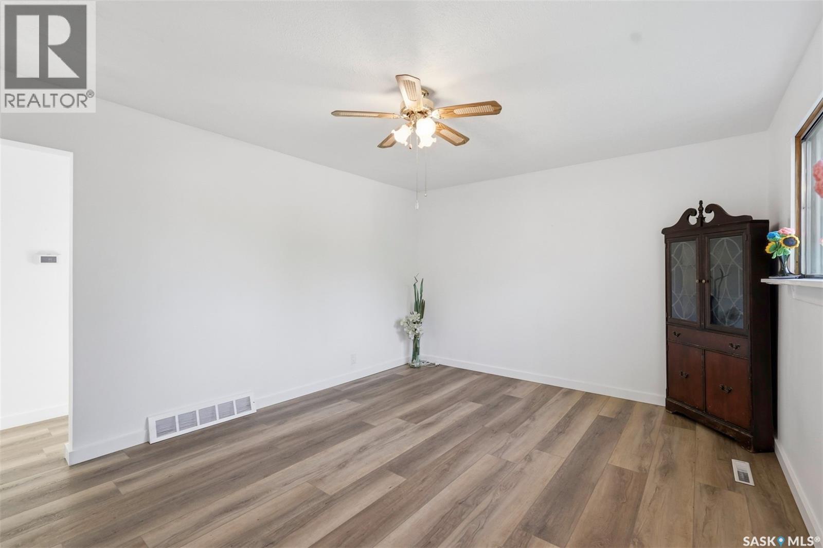 925 O Avenue S, Saskatoon, SK - Indoor Photo Showing Other Room