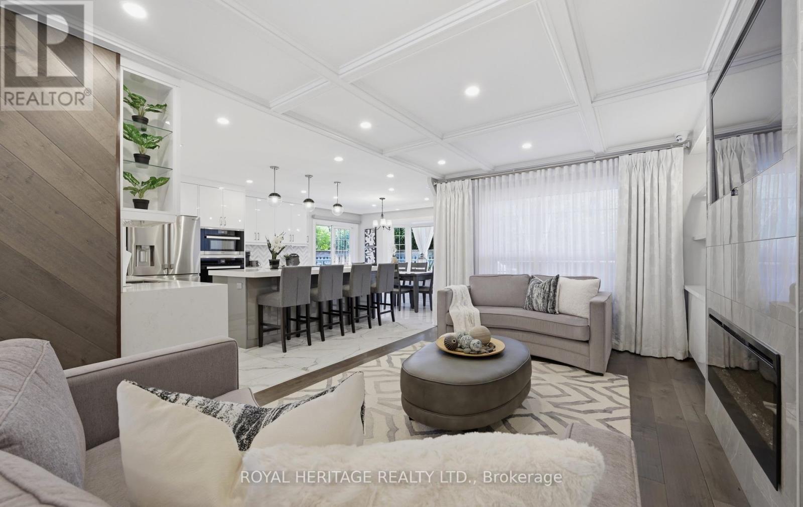 7 Kimbark Crescent, Markham, ON - Indoor Photo Showing Living Room