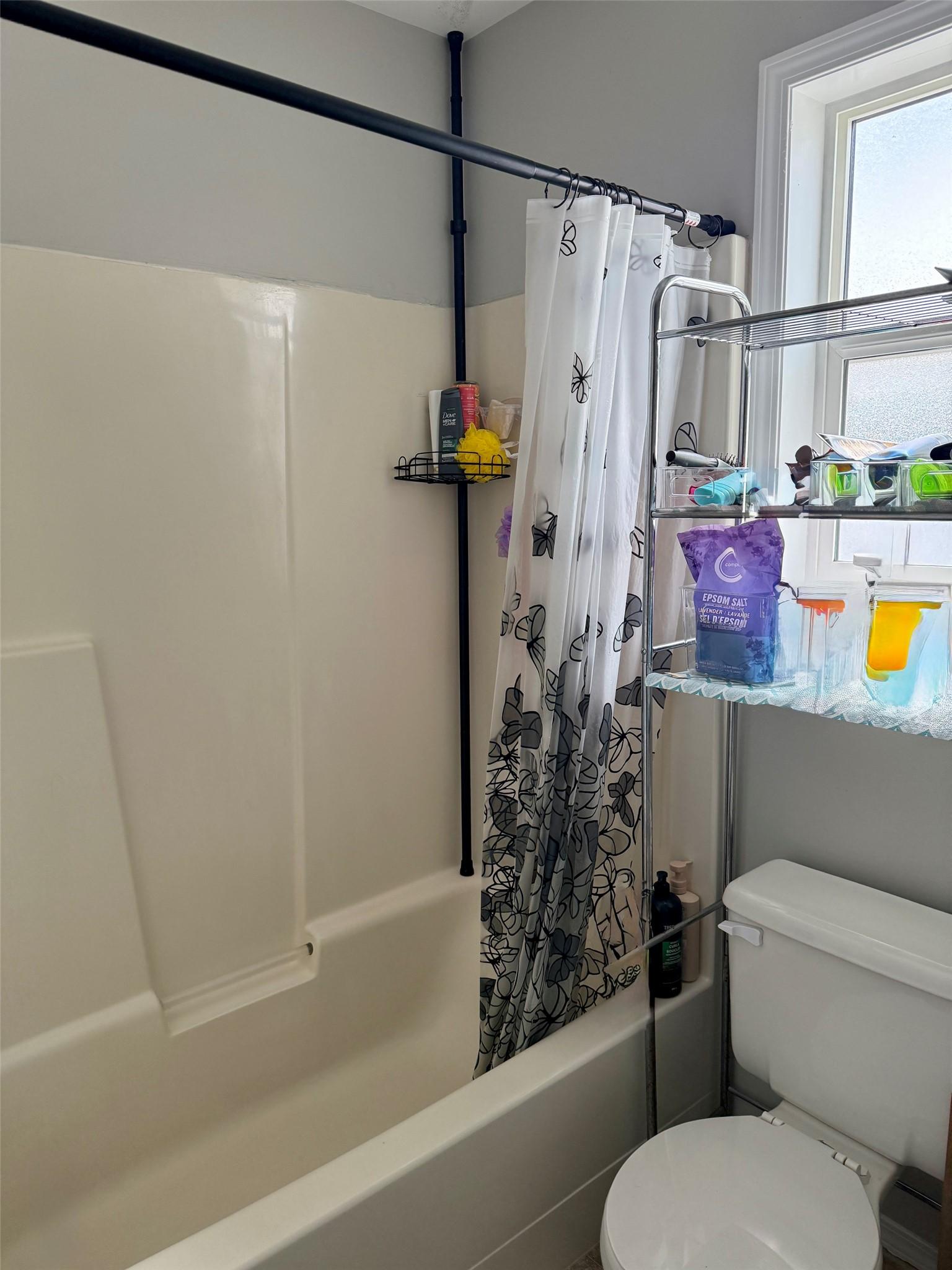 B-1801 Kelowna Crescent, Cranbrook, BC - Indoor Photo Showing Bathroom