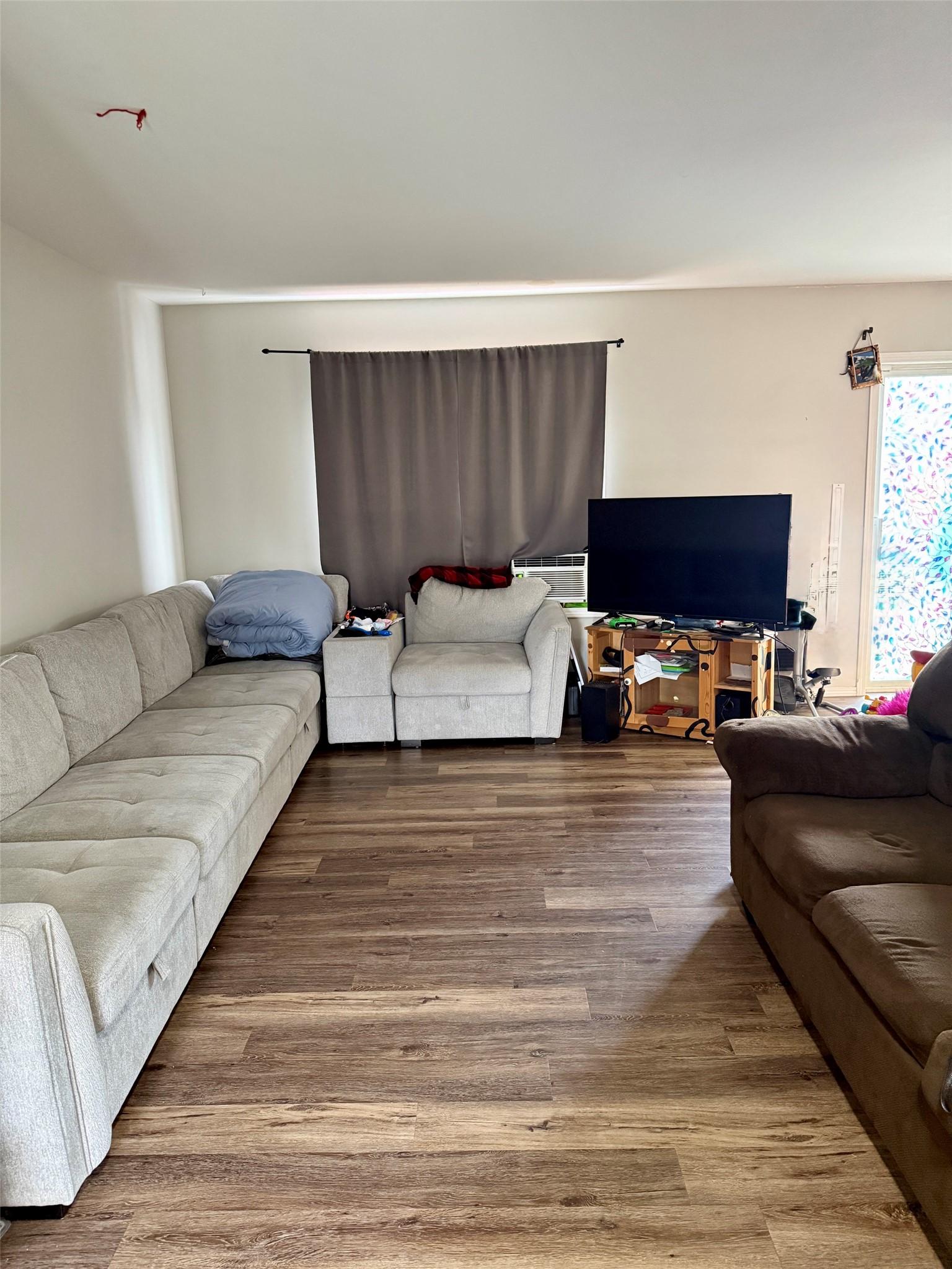 B-1801 Kelowna Crescent, Cranbrook, BC - Indoor Photo Showing Living Room
