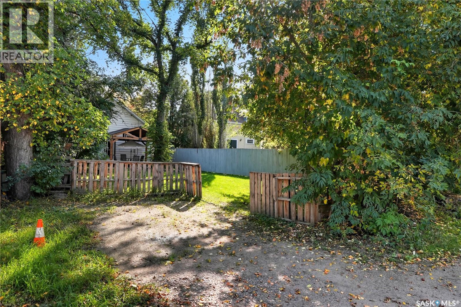 114 107Th Street W, Saskatoon, SK - Outdoor