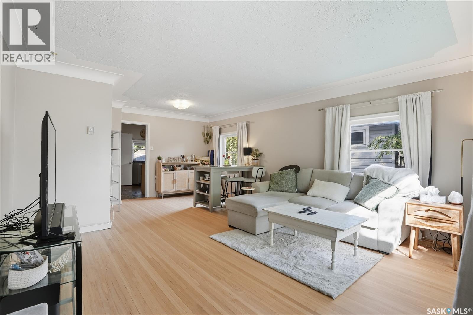 114 107Th Street W, Saskatoon, SK - Indoor Photo Showing Living Room