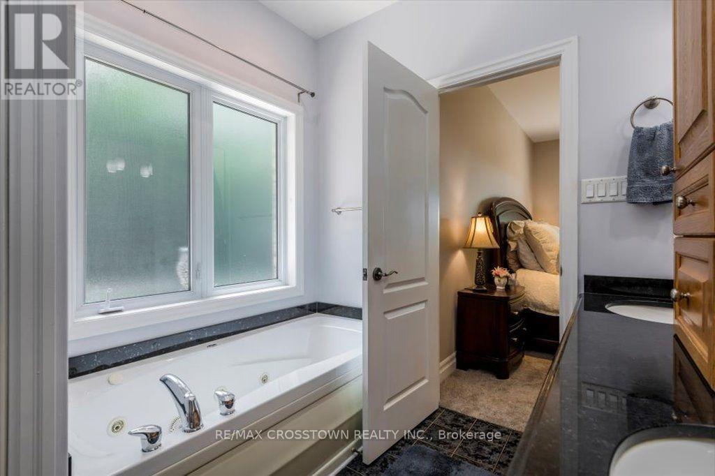 5 pc ensuite with jet bath - 5 Pine Hill Drive, Springwater, ON - Indoor Photo Showing Bathroom