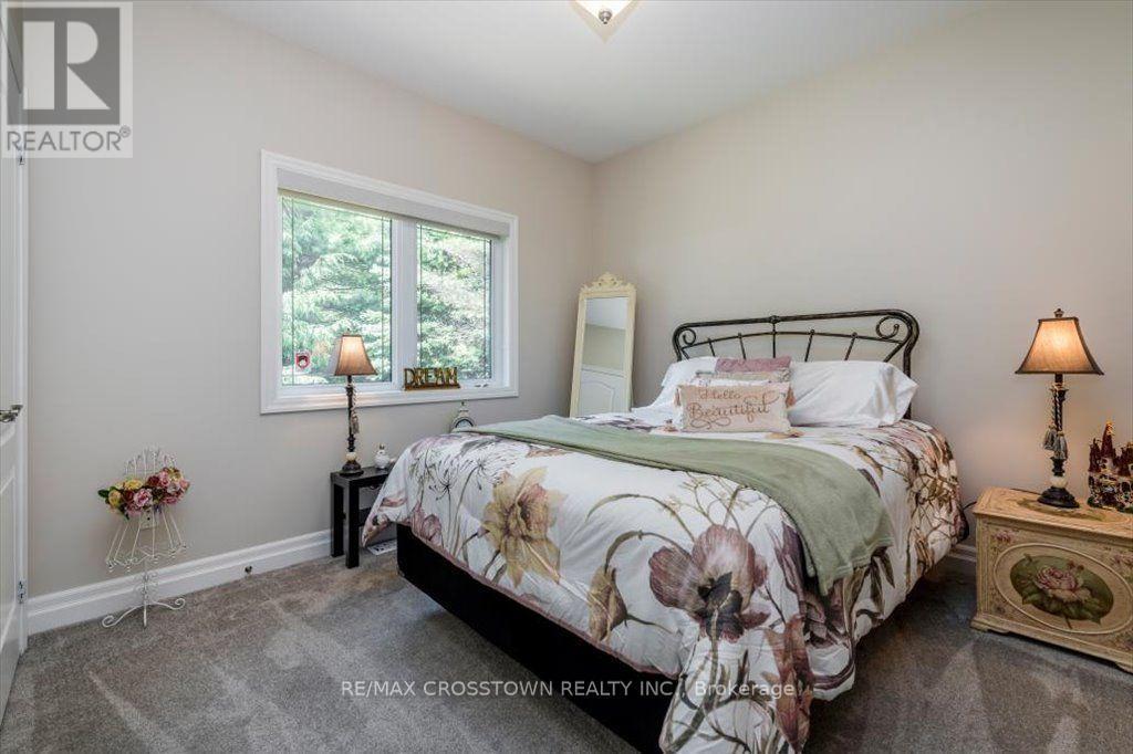 Bedroom 2 - 5 Pine Hill Drive, Springwater, ON - Indoor Photo Showing Bedroom