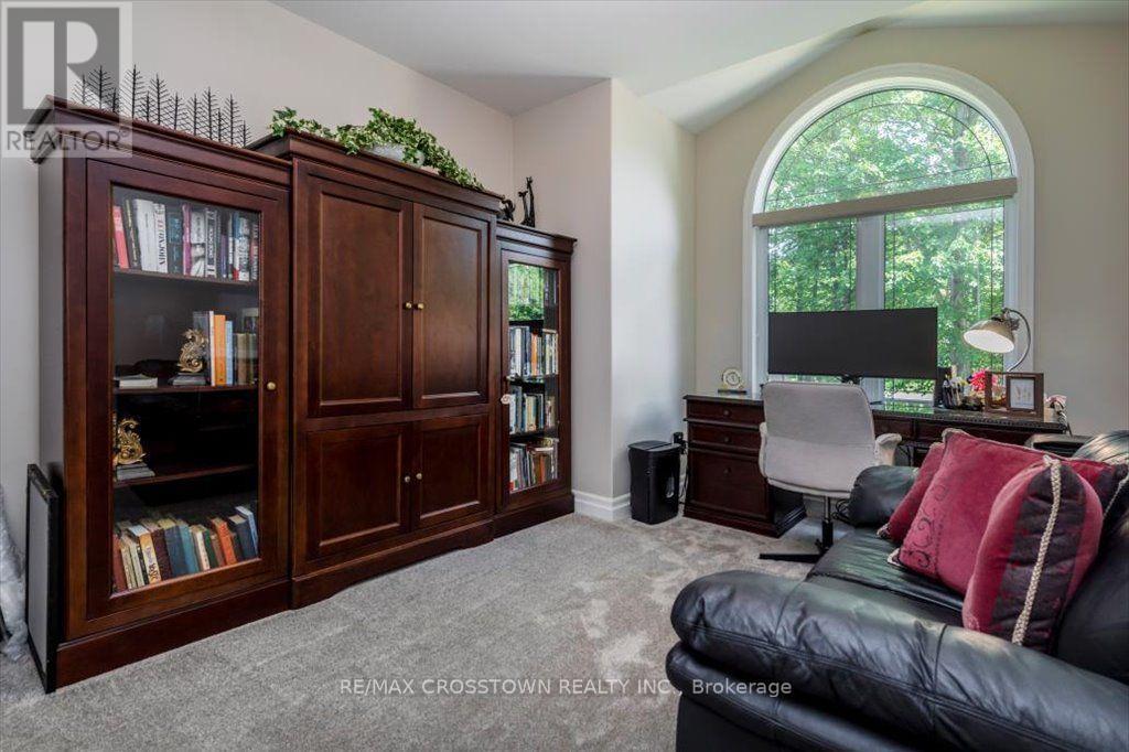 Bedroom 3 - 5 Pine Hill Drive, Springwater, ON - Indoor