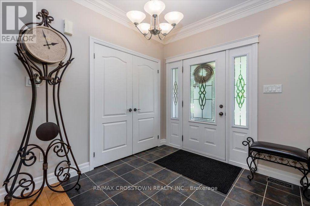 Foyer - 5 Pine Hill Drive, Springwater, ON - Indoor Photo Showing Other Room