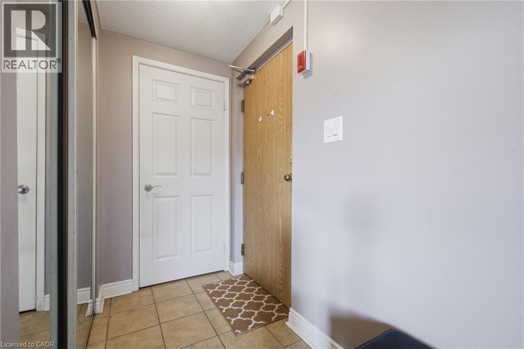 432 Main Street E Unit# 801, Hamilton, ON - Indoor Photo Showing Other Room