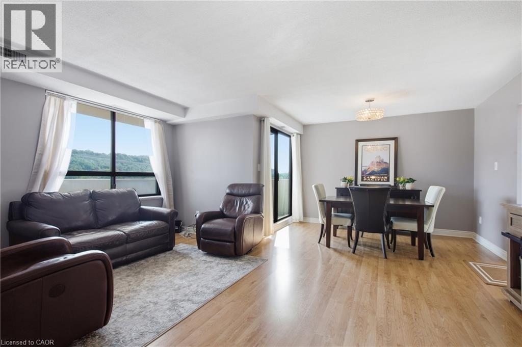 432 Main Street E Unit# 801, Hamilton, ON - Indoor Photo Showing Living Room