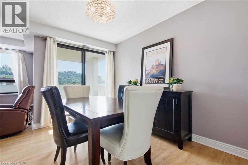 432 Main Street E Unit# 801, Hamilton, ON - Indoor Photo Showing Dining Room