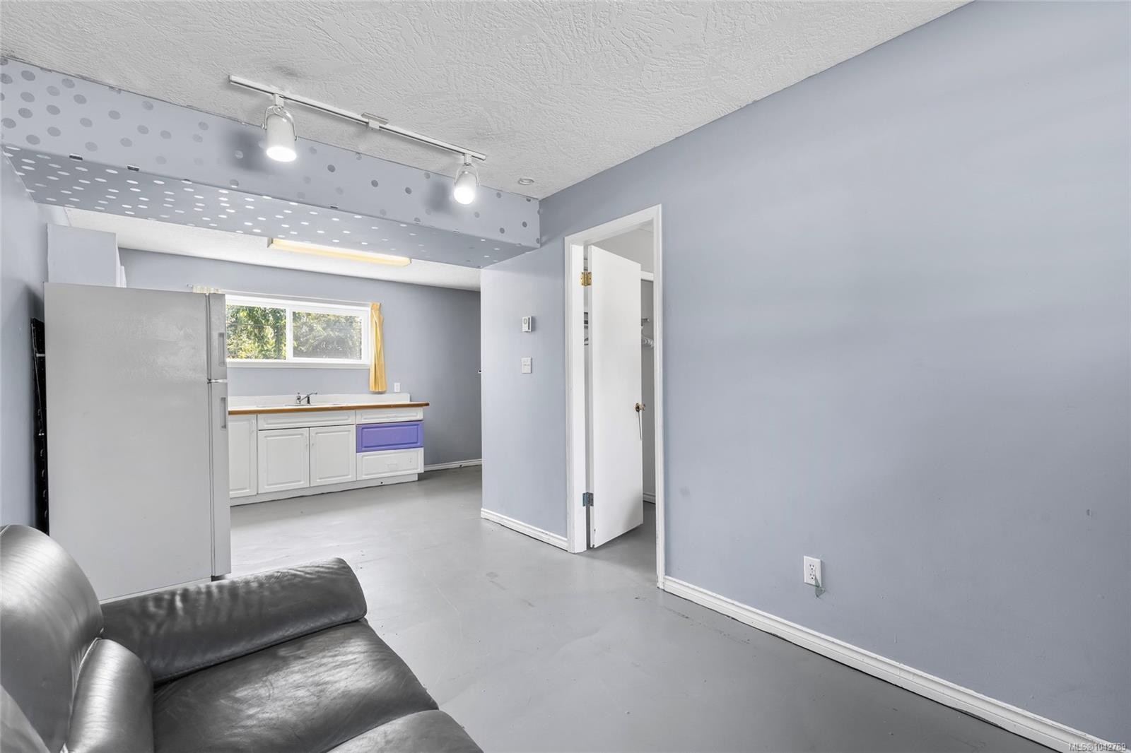2054 Piercy Ave, Sidney, BC