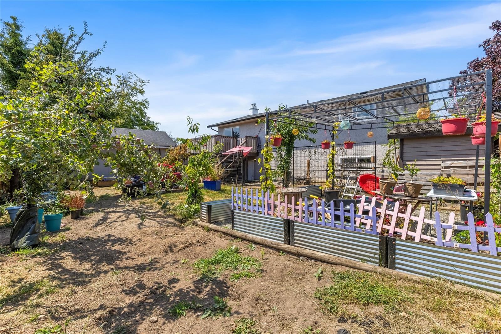 2054 Piercy Ave, Sidney, BC