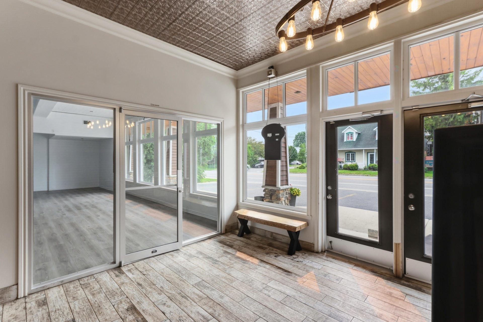 Hall d'entrée/Vestibule - 1-158 Rue St-Joseph, Sainte-Martine, QC - Indoor Photo Showing Other Room