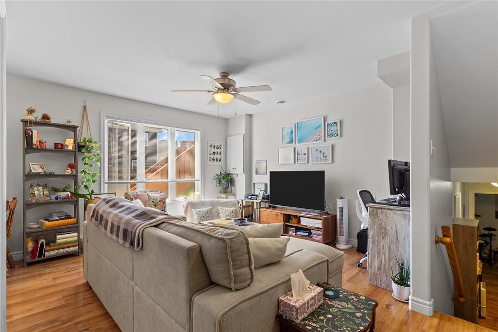33 Bayberry Place, St John'S, NL - Indoor Photo Showing Living Room
