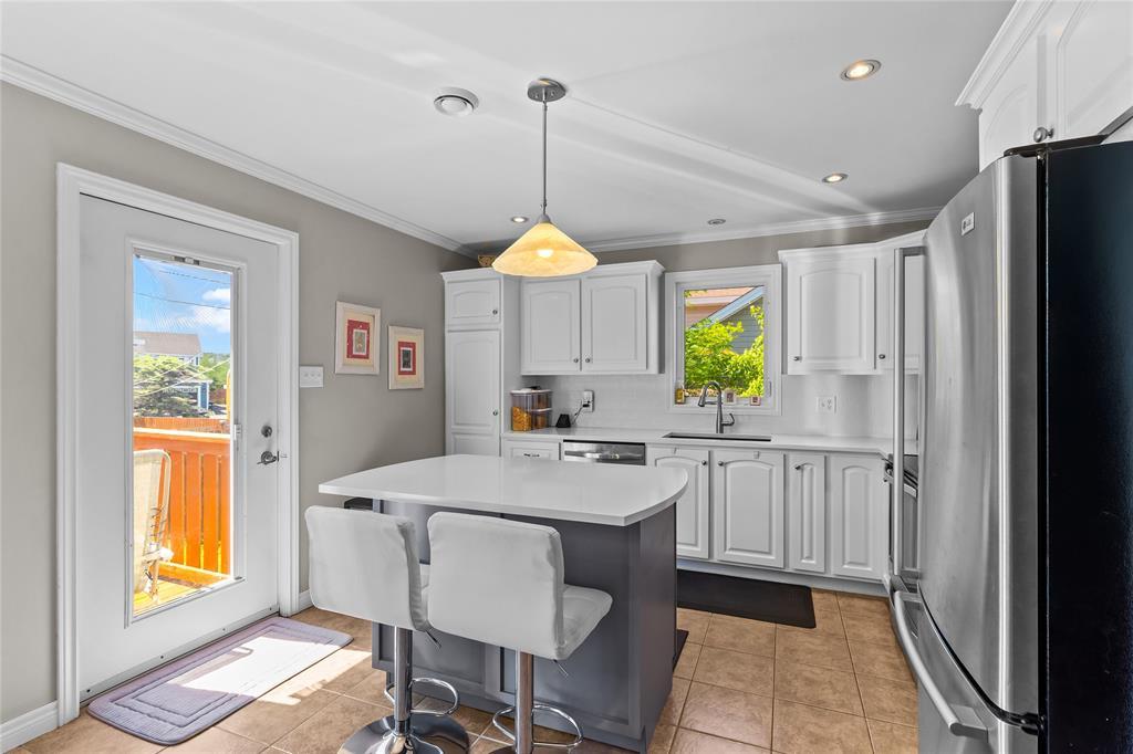 33 Bayberry Place, St John'S, NL - Indoor Photo Showing Kitchen