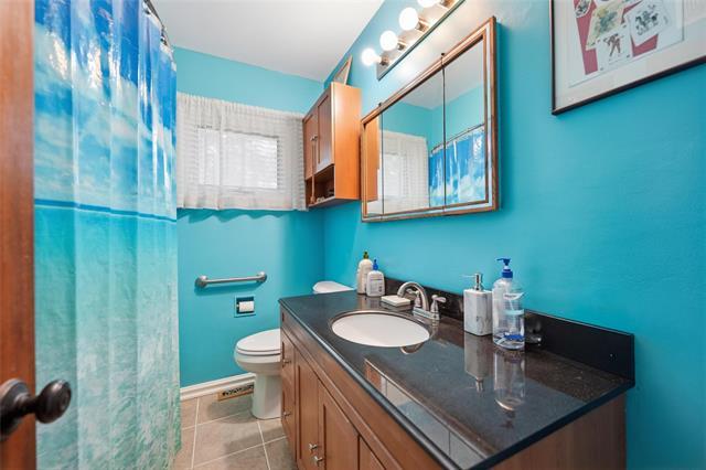 147 Talon Bay, Winnipeg, MB - Indoor Photo Showing Bathroom